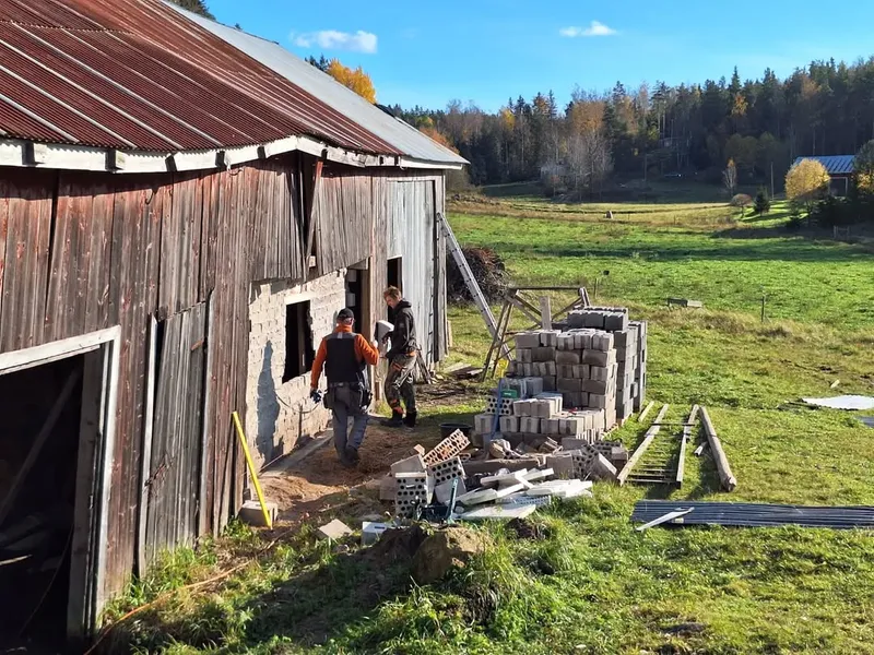 Vanhan navetan kunnostaminen